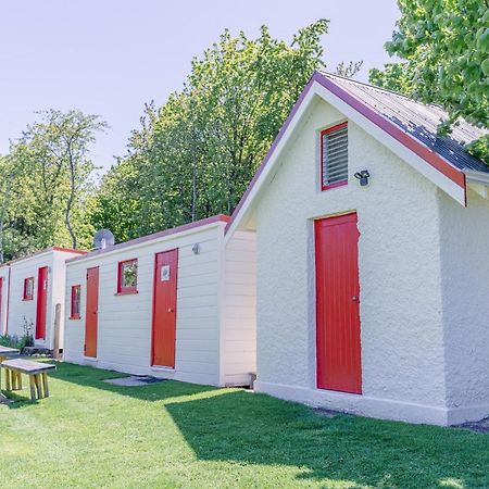 Готель Mount Cook Station Huts Лейк-Текапо Екстер'єр фото